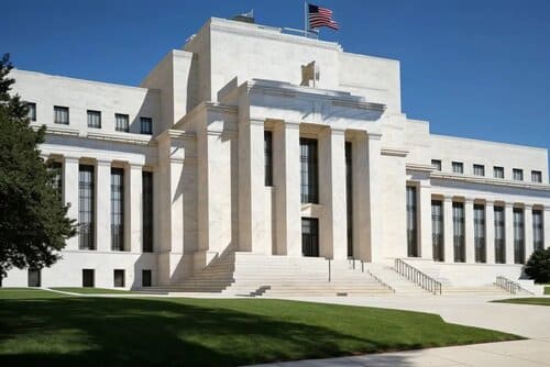 “新美联储通讯社”：从"何时降息"到"是否降息"，关注三大信号窗口 ...